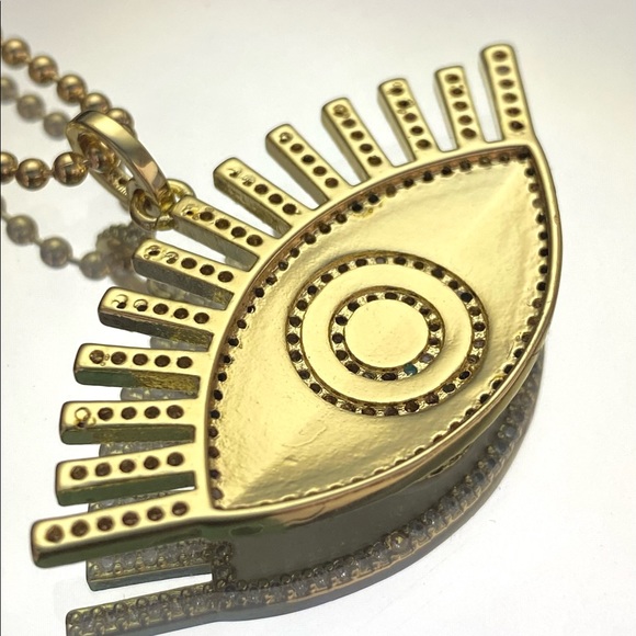 Evil Eye with Lashes Necklace - Picture 4 of 10
